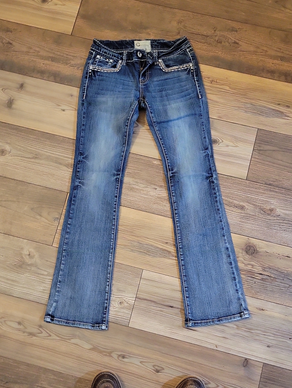 Women's Bootcut Jeans in Faded Blue Wash